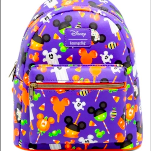 Loungefly Handbags - NWT limited edition Disney loungefly